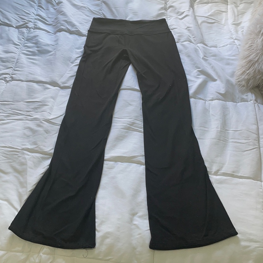 Black Lululemon size 4 yoga leggings